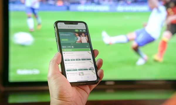 Your Complete Guide to Apps for Watching Live Football