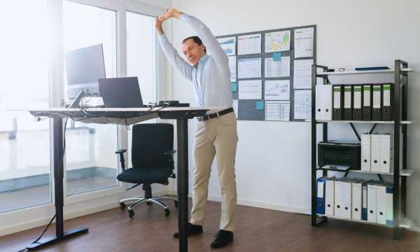 5-Back-Stretching-to-Do-at-Work-2.jpg